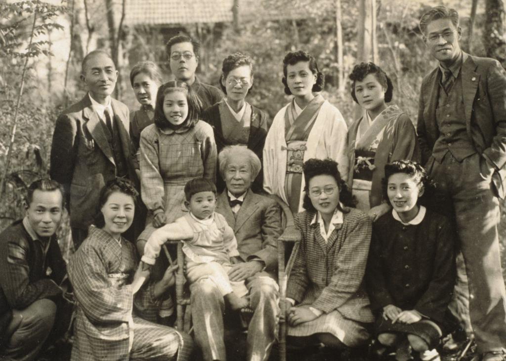 富太郎を囲んで家族写真